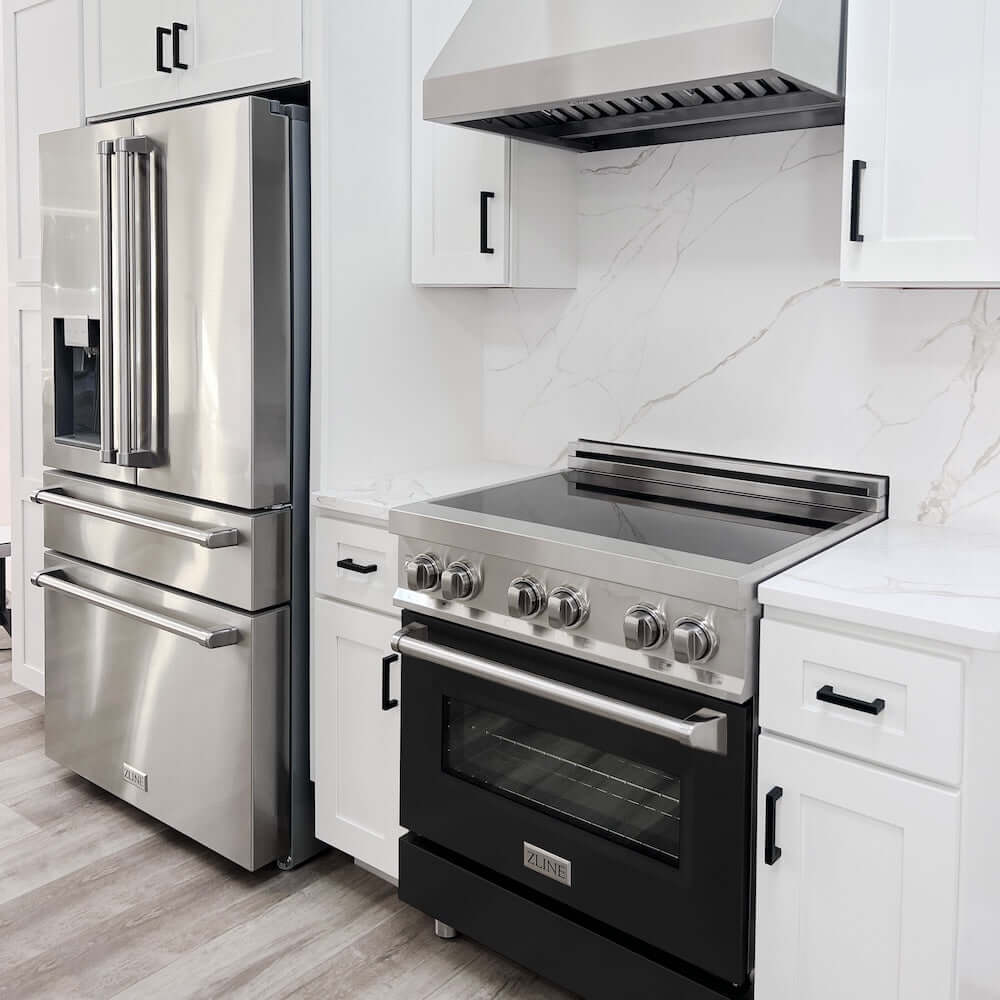 ZLINE 30 in. 4.0 cu. ft. Legacy Induction Range with 4 Element Cooktop and Electric Oven in Stainless Steel and Black Matte Door, Open Box-Good Condition - Image 2