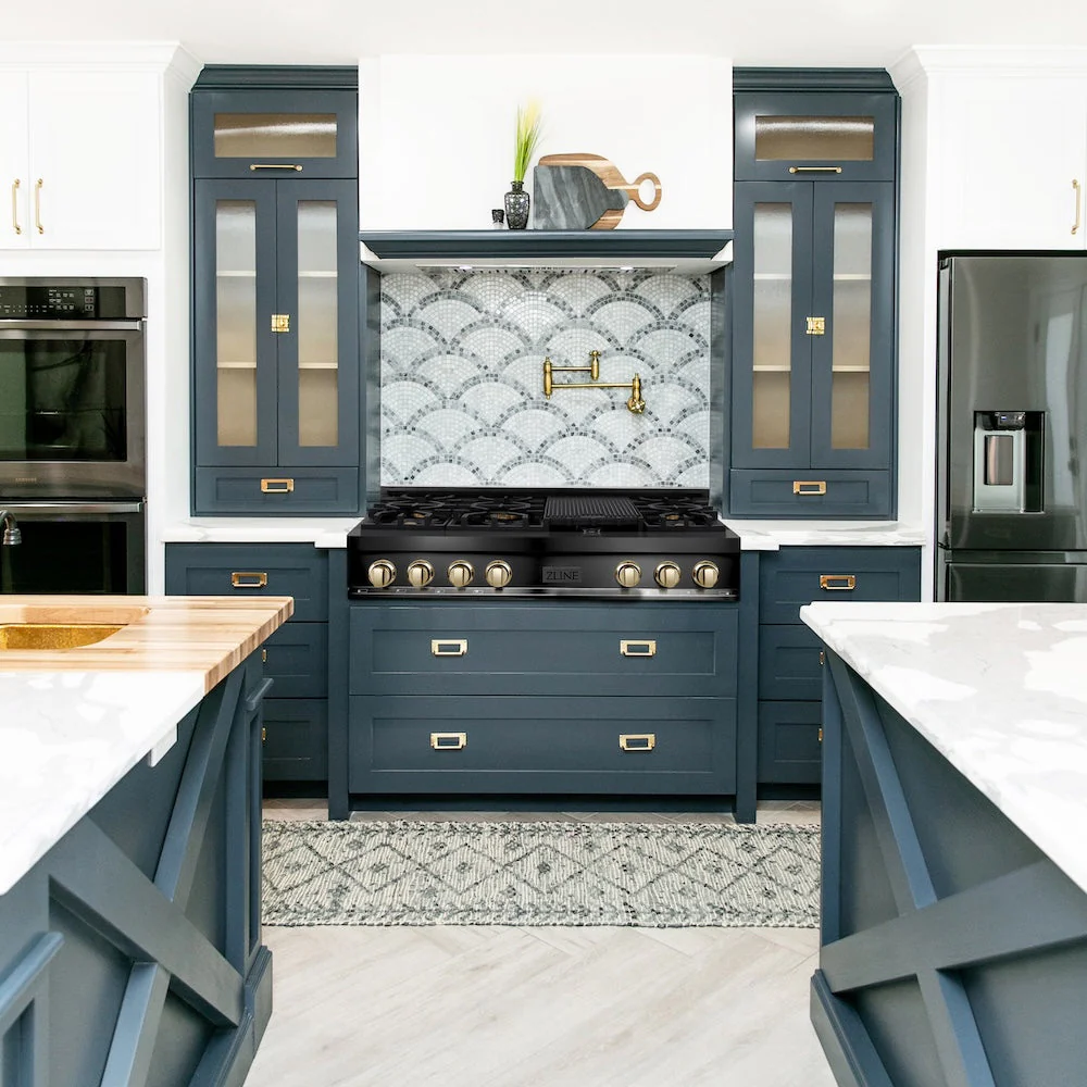 ZLINE Autograph Edition 48 in. Legacy Gas Rangetop with 7 Burners and Porcelain Cooktop in Black Stainless Steel with Polished Gold Accents, Open Box-Good Condition - Image 2