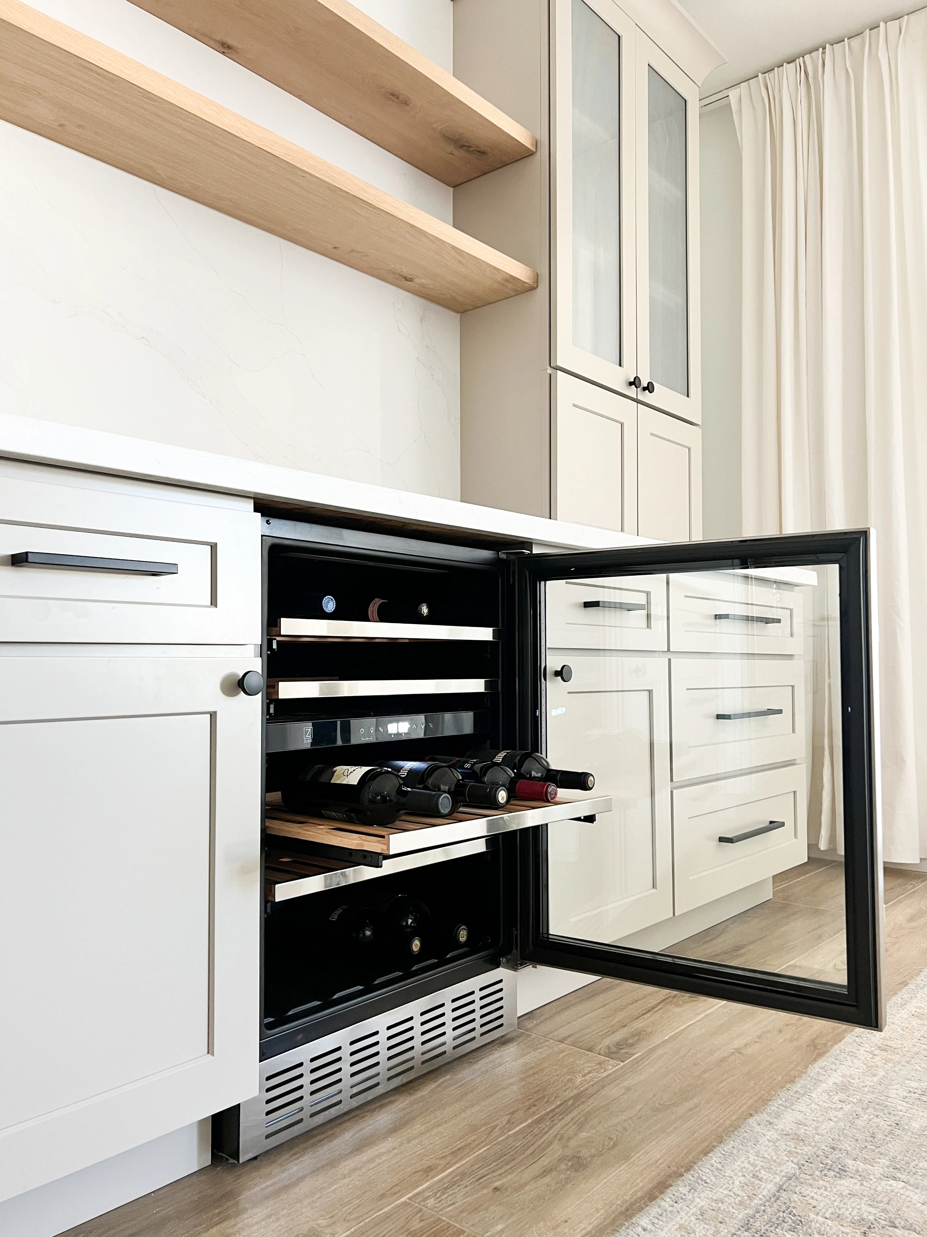 ZLINE 24" Monument Dual Zone 44-Bottle Wine Cooler in Stainless Steel (RWV-UD-24) - Image 16