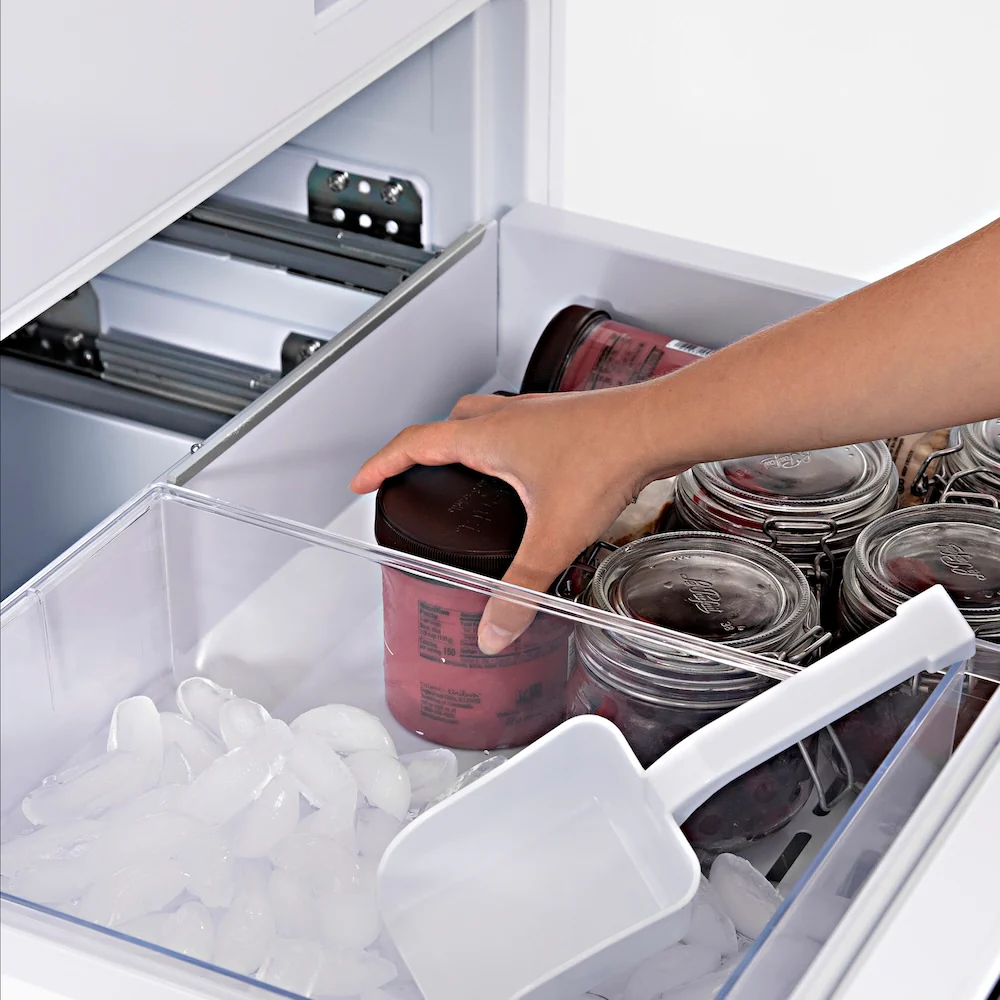 ZLINE 30 in. 16.1 cu. ft. Panel Ready Built-In Bottom Freezer Refrigerator with Water Dispenser and Ice Maker (RBIV-30) - Image 15