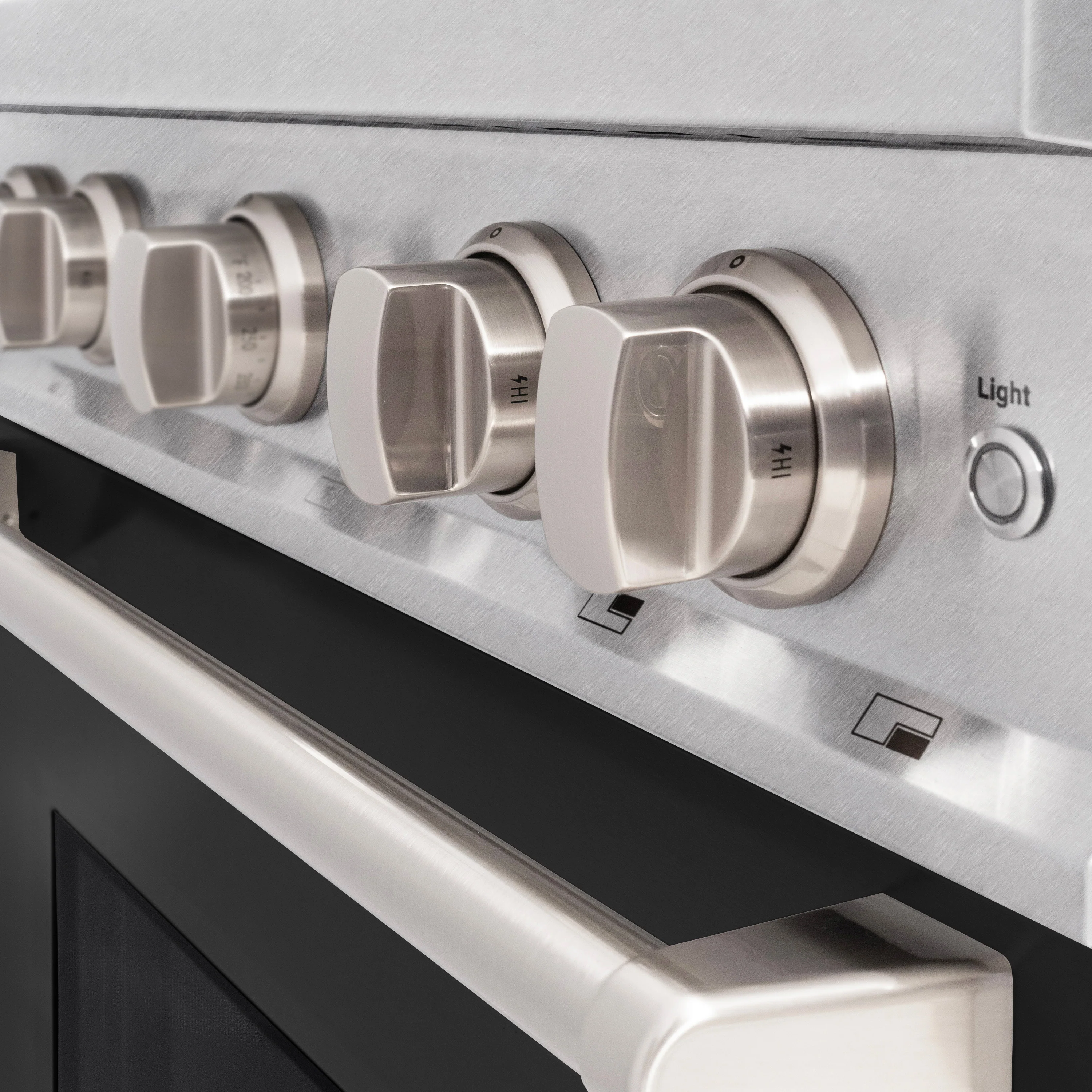 ZLINE 30 in. 4.2 cu. ft. Classic Dual Fuel Range with 4 Burner Gas Cooktop and Electric Convection Oven in Satin Stainless Steel with Black Matte Door (CDRS-BLM-30) - Image 8
