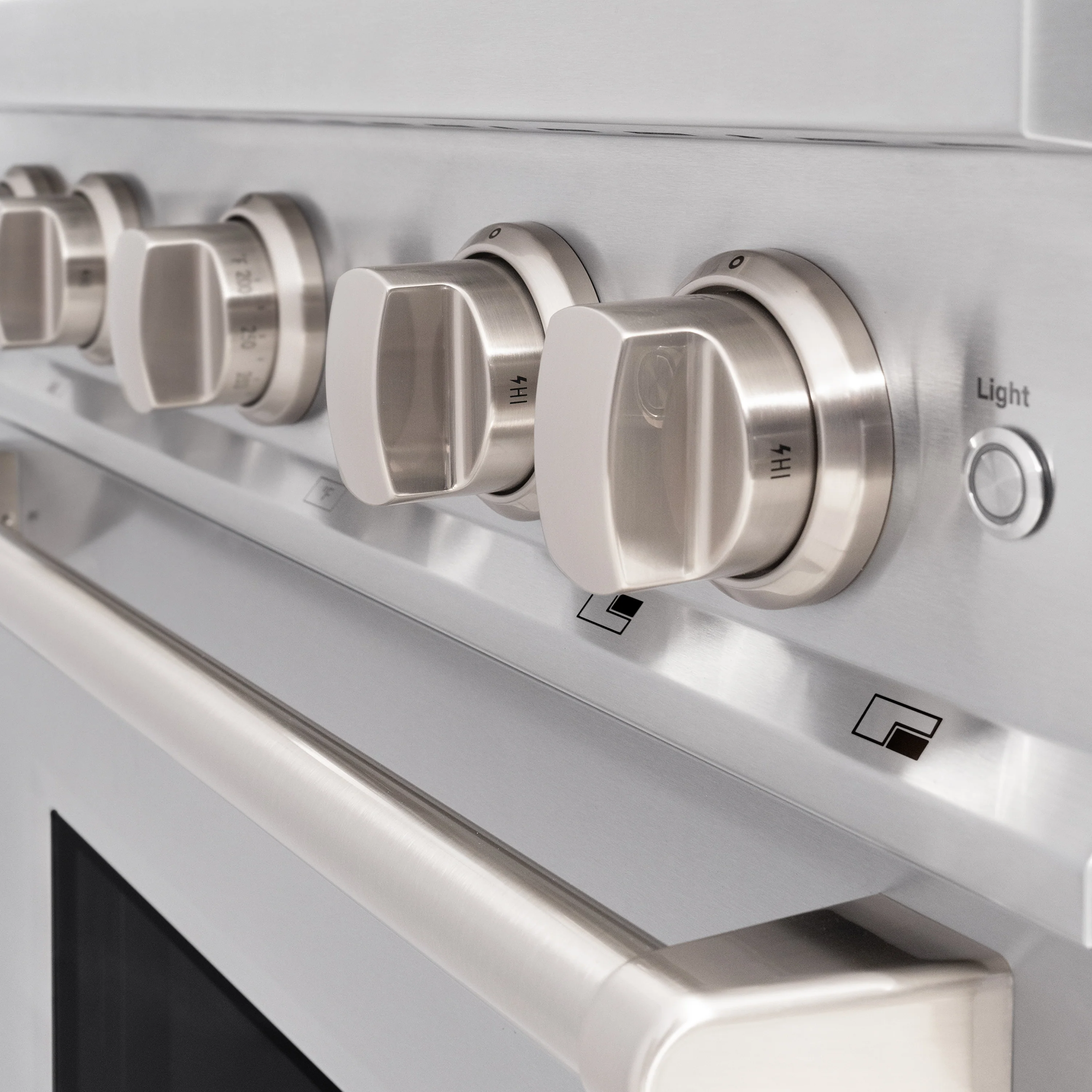 ZLINE 30 in. 4.2 cu. ft. Classic Dual Fuel Range with Gas Cooktop and Electric Convection Oven in Stainless Steel with 4 Brass Burners (CDR-BR-30) - Image 8