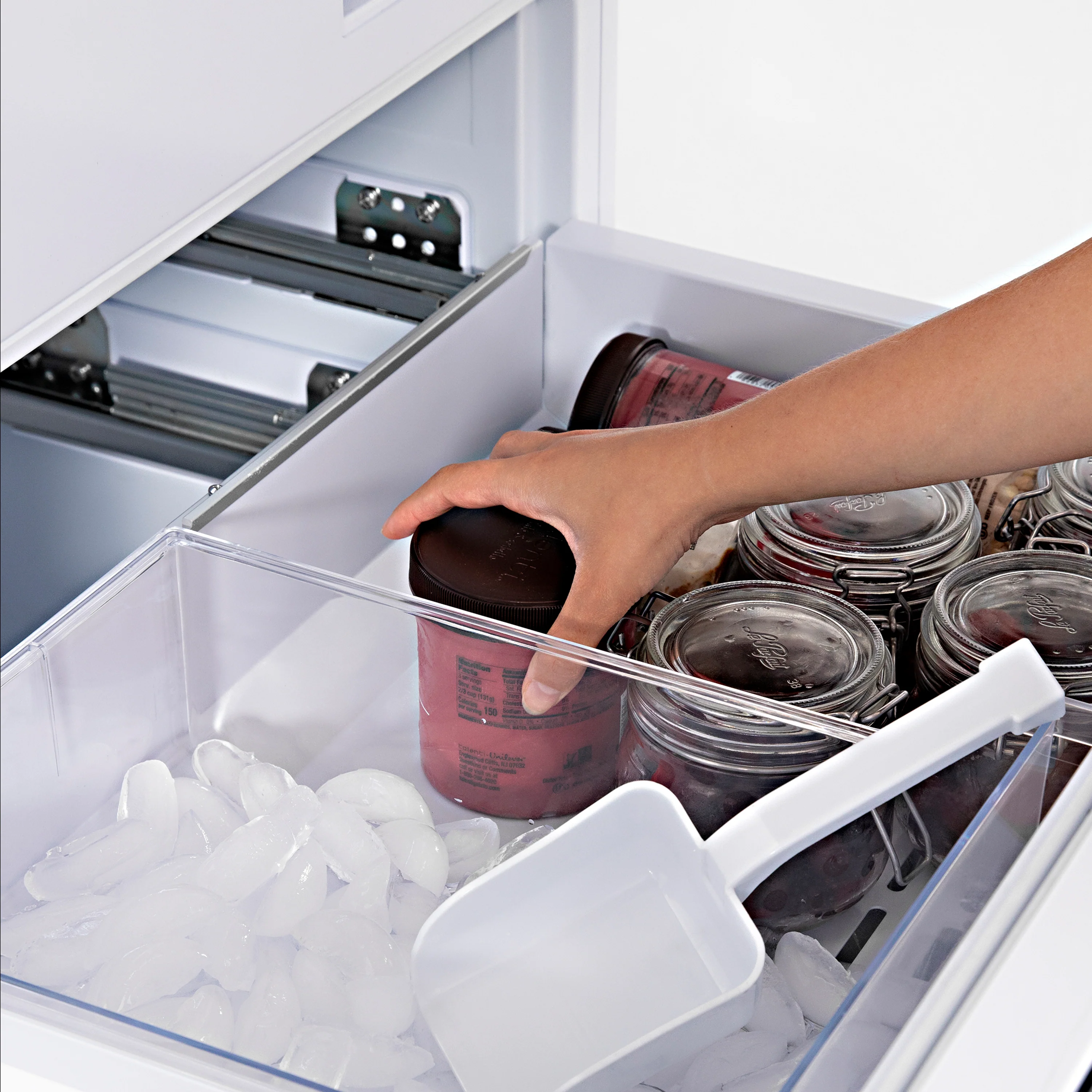 ZLINE 30 in. 16.1 cu. ft. Panel Ready Built-In Bottom Freezer Refrigerator with Water Dispenser and Ice Maker, Open Box-Good Condition - Image 11