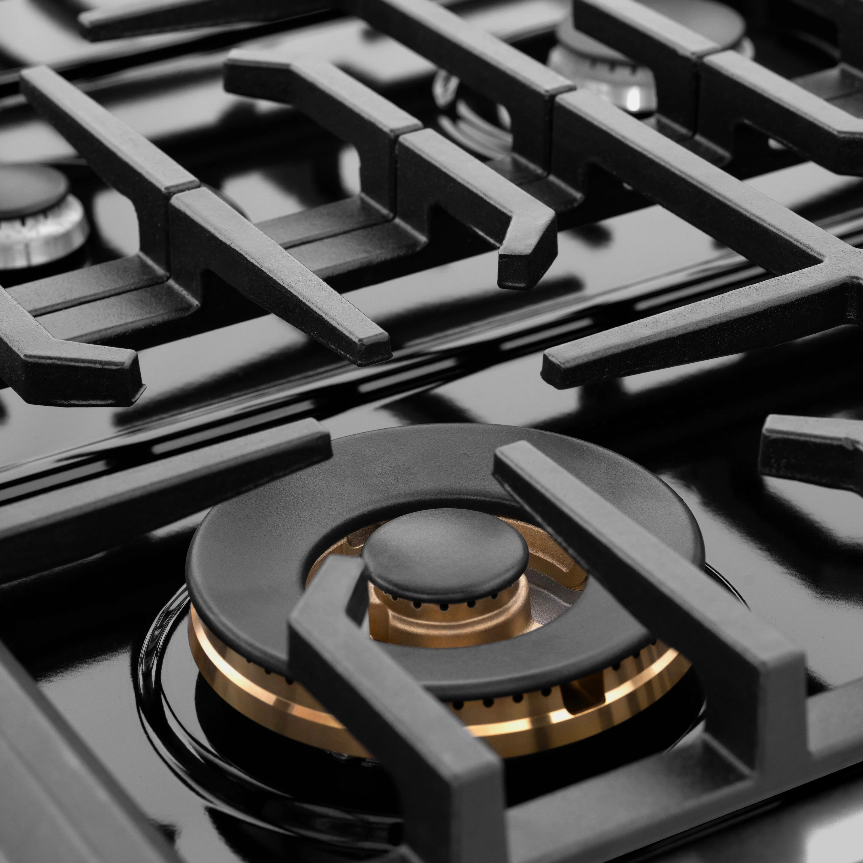 ZLINE 36 in. Paramount Gas Rangetop with 6 Burners and Porcelain Cooktop in Black Stainless Steel (SRTB-36) - Image 5