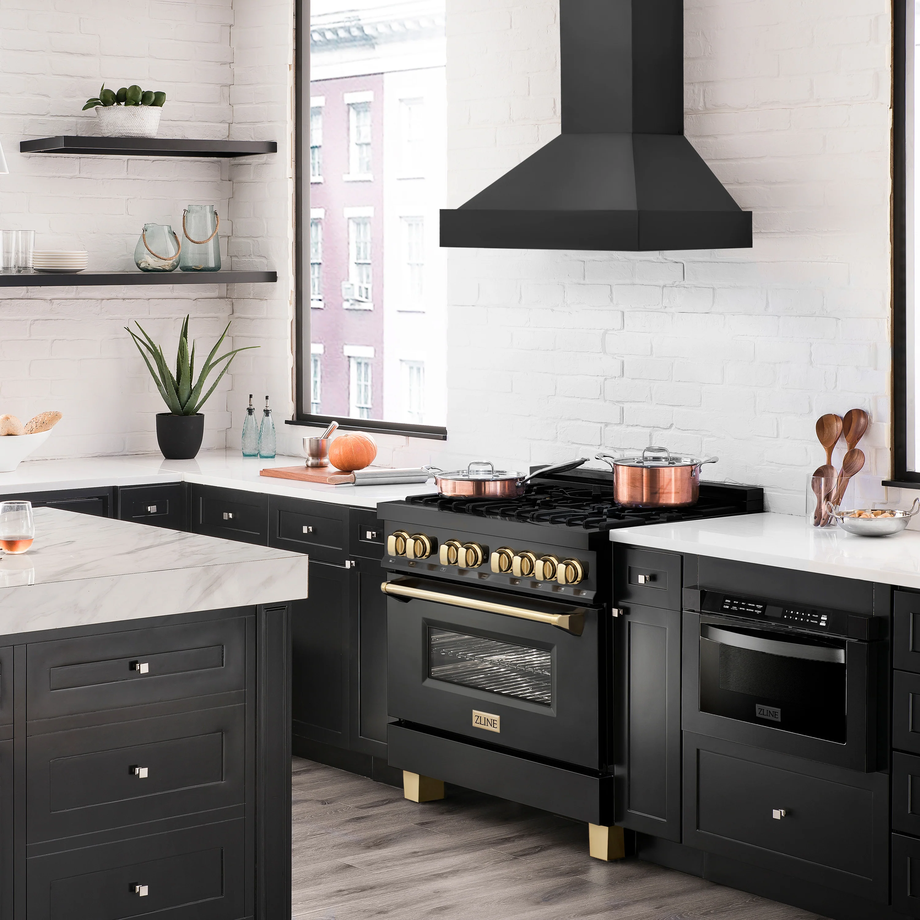 ZLINE 36" Ducted Vent Black Stainless Steel Wall Mount Range Hood (BS655N-36) - Image 11