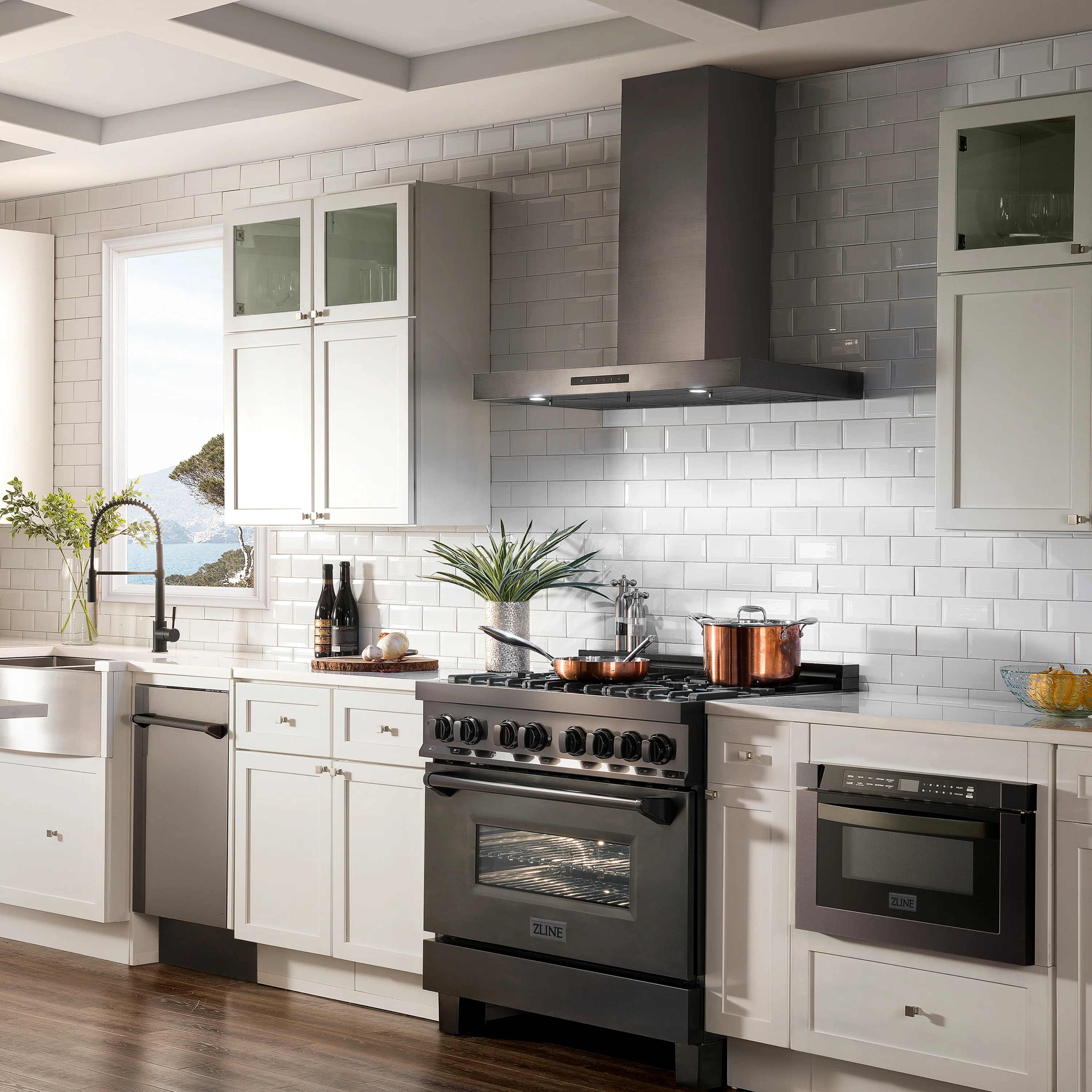 ZLINE 36" Convertible Vent Wall Mount Range Hood in Black Stainless Steel (BSKEN-36) - Image 10