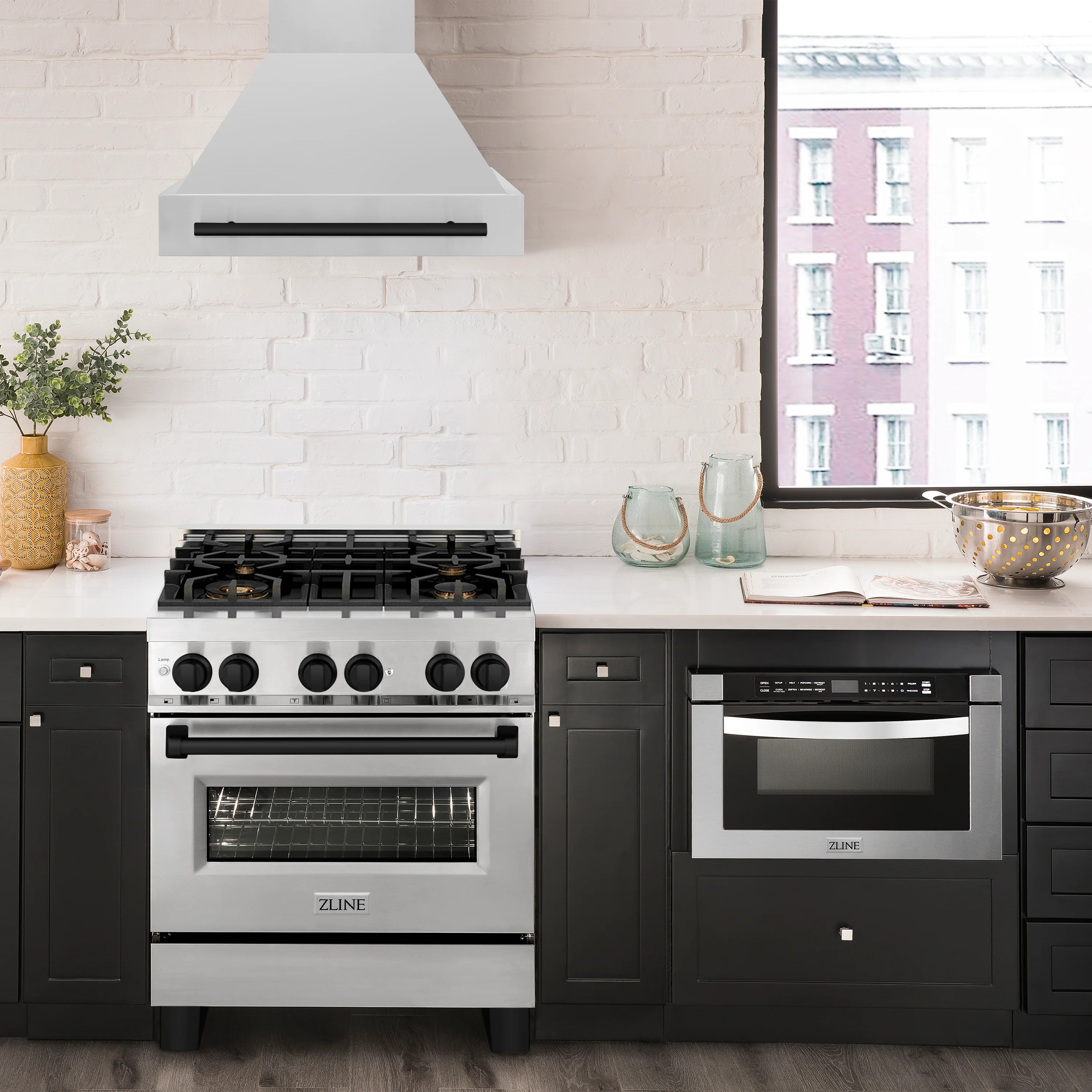 ZLINE Autograph Edition 30 in. Stainless Steel Range Hood with Stainless Steel Shell and Matte Black Handle (8654STZ-30-MB) - Image 2