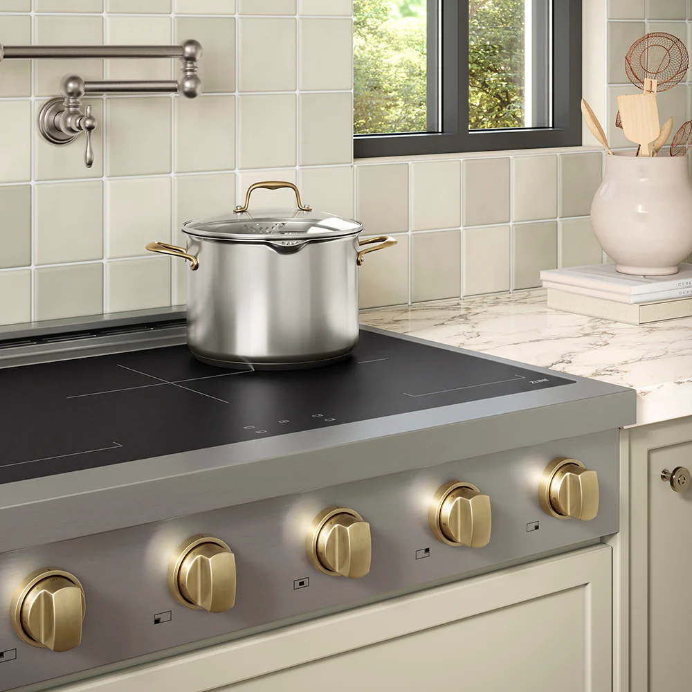 ZLINE Autograph Edition 36 in. Paramount Induction Rangetop with 5 Element Cooktop in Stainless Steel and Champagne Bronze Accents (SINRTZ-36-CB) - Image 14