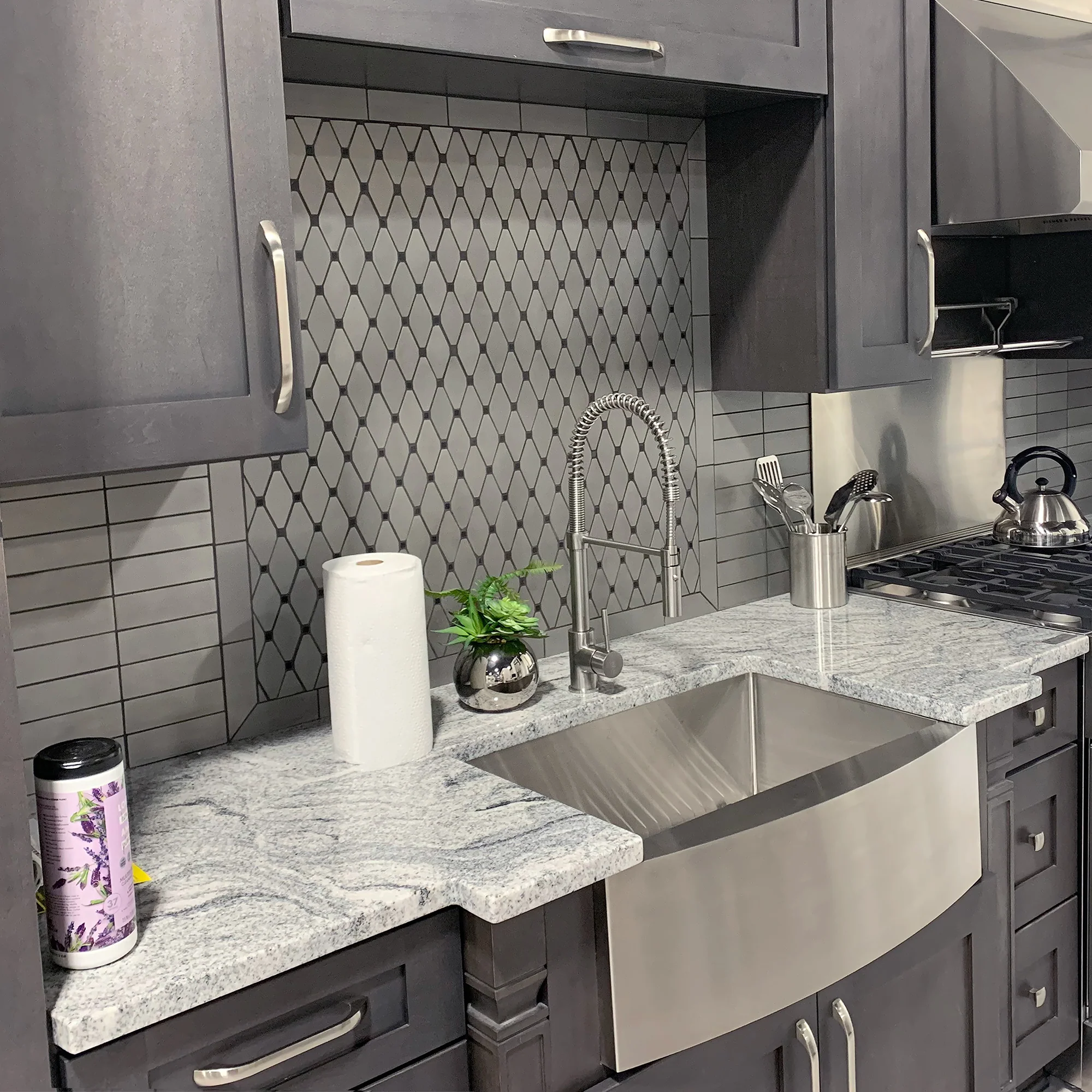 ZLINE 30 in. Zermatt Farmhouse Apron Mount Single Bowl Stainless Steel Kitchen Sink with Bottom Grid (SAS-30) - Image 8